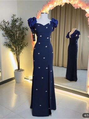 Elegant Navy bandage Gown with Puff Shoulder Detail